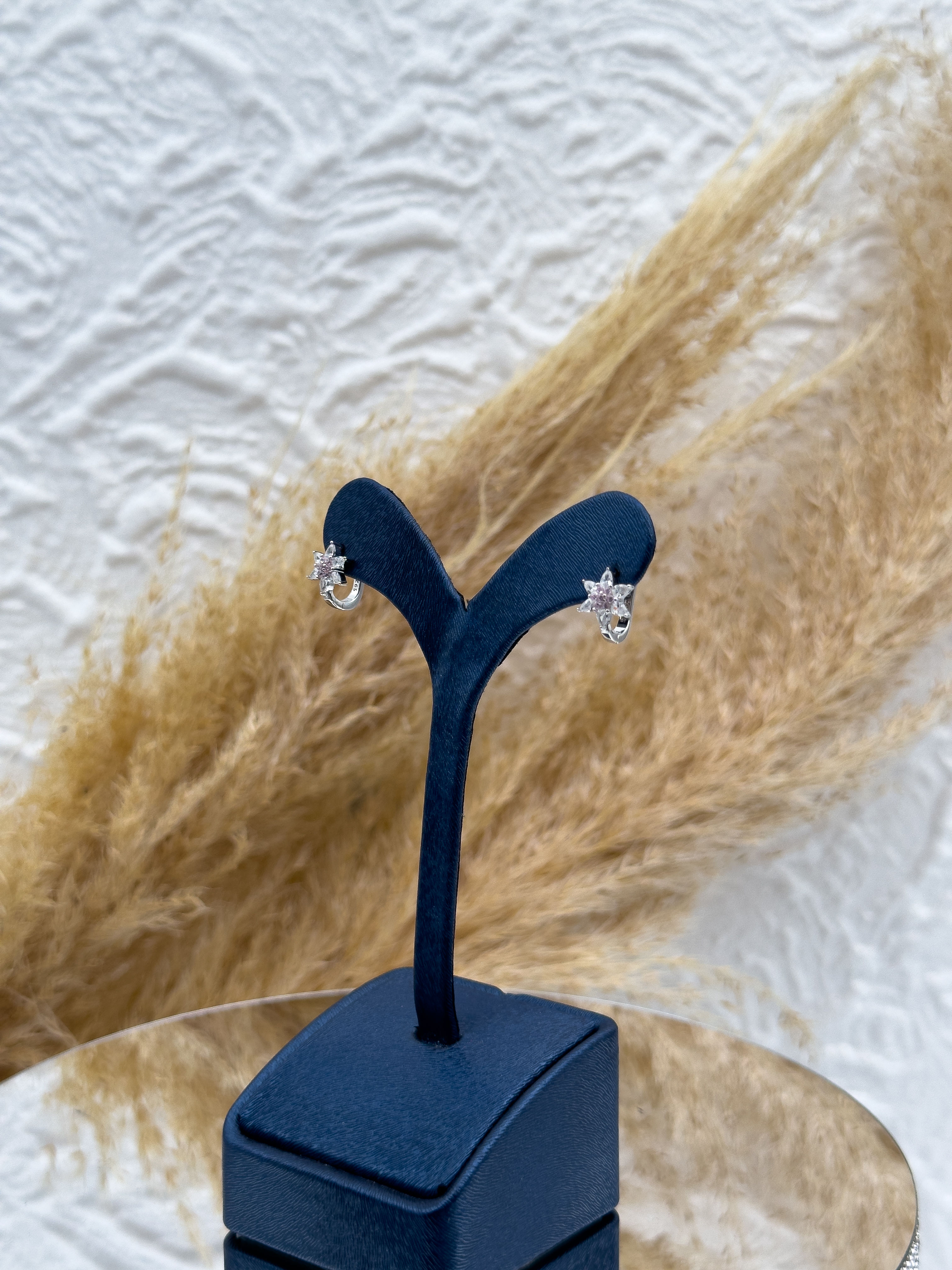 925 Ayar Gümüş Lotus Modeli Pembe Taşlı Özel Tasarım Çocuk Küpesi